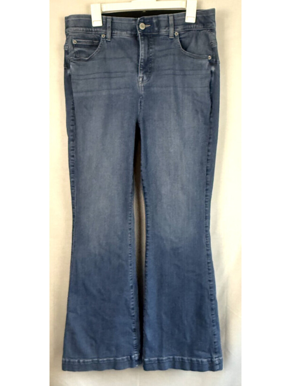 Torrid Bombshell Flare Premium Stretch Womens 14R Jeans Blue Med Wash High Rise